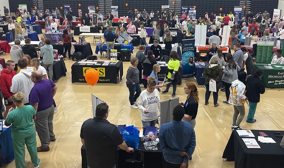 Students and employers at a Pickaway WORKS college and career event